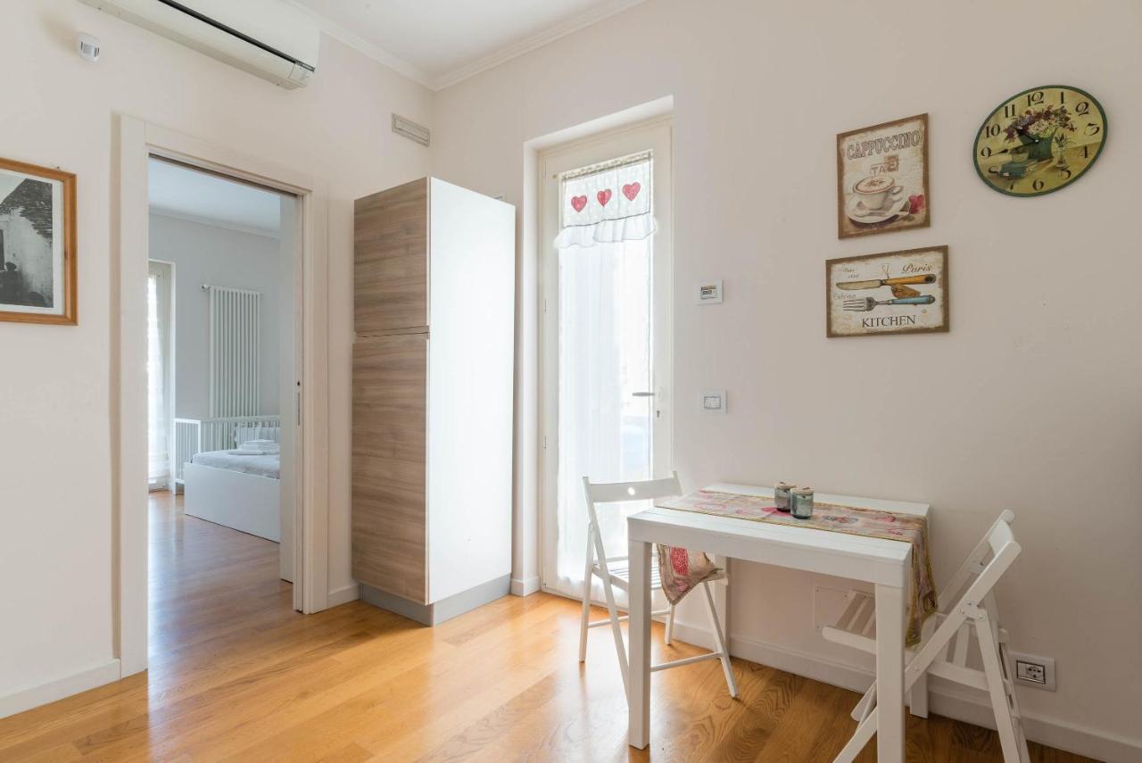 Casa Torre Di Specchio 2 Con Piscina Lägenhet Bari Exteriör bild