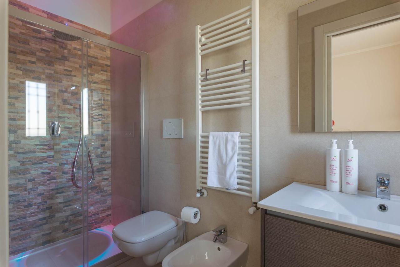 Casa Torre Di Specchio 2 Con Piscina Lägenhet Bari Exteriör bild