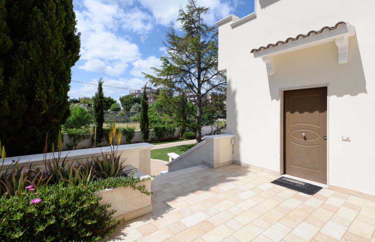 Casa Torre Di Specchio 2 Con Piscina Lägenhet Bari Exteriör bild