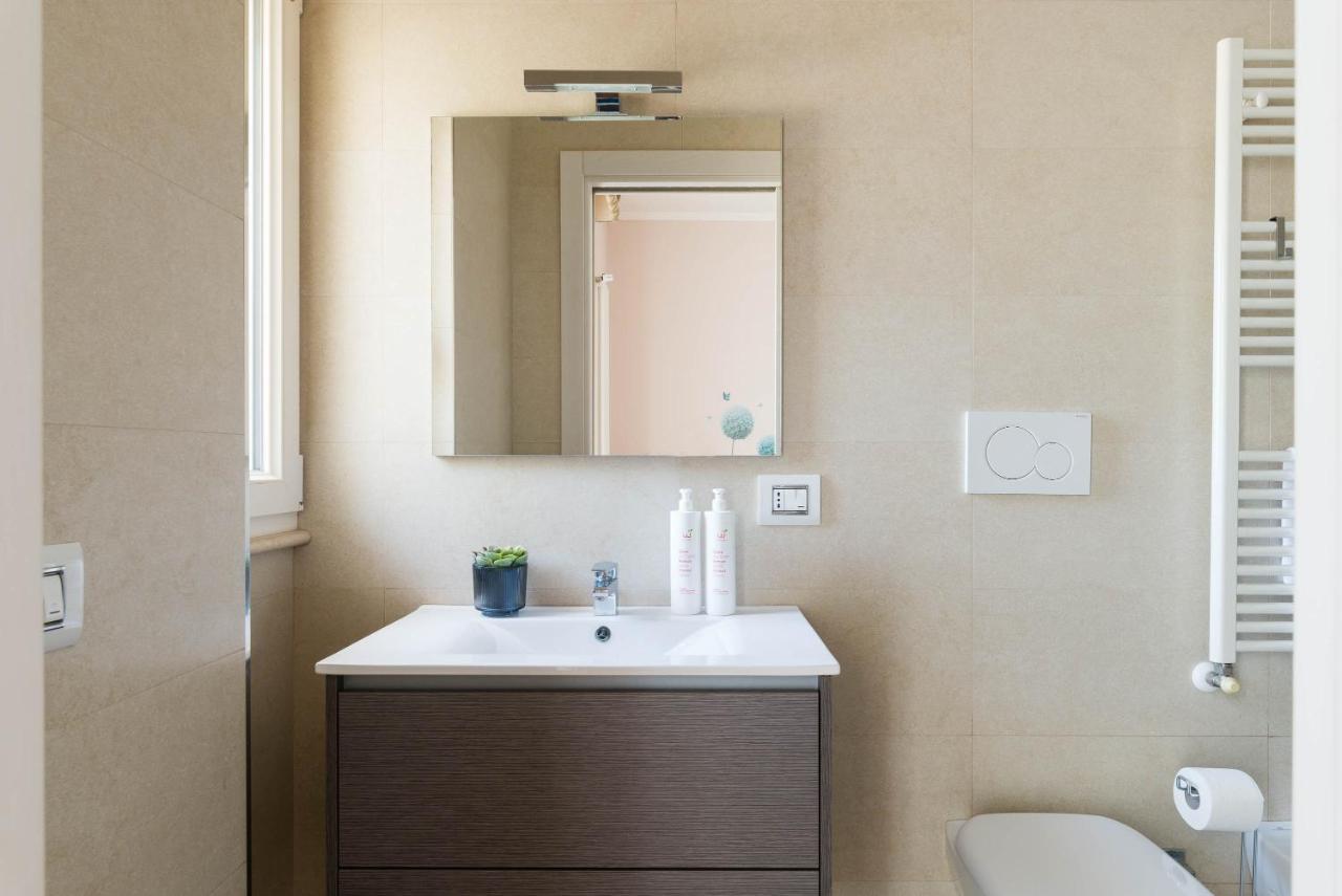 Casa Torre Di Specchio 2 Con Piscina Lägenhet Bari Exteriör bild