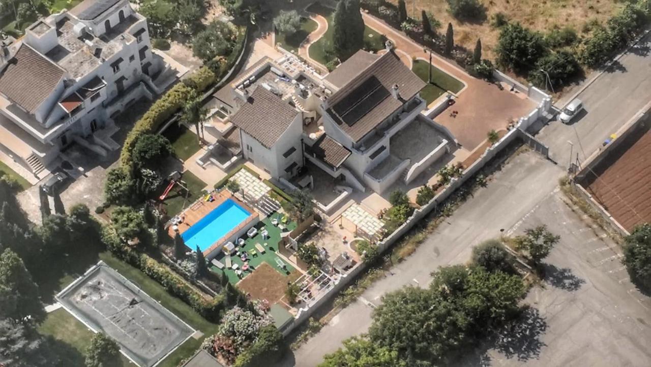 Casa Torre Di Specchio 2 Con Piscina Lägenhet Bari Exteriör bild